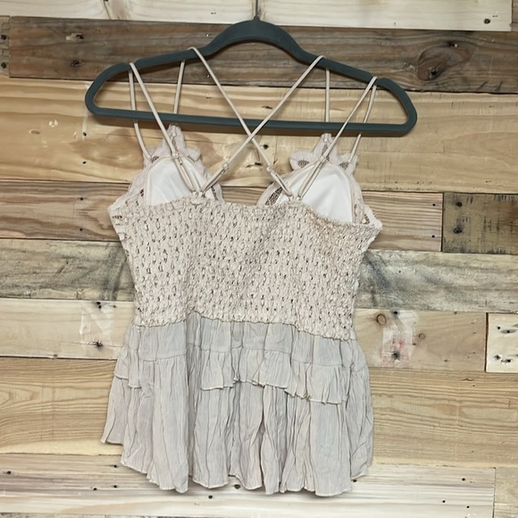 Zenana size XL Cream Color Lacey Strappy Builtin Bra Feminine Sexy Flowy top - Picture 6 of 11